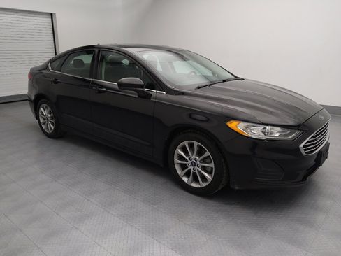 Used 2020 Ford Fusion SE image 11