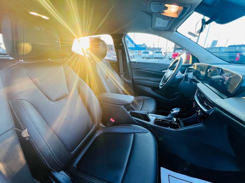 Used 2024 Buick Encore GX Sport Touring image 35