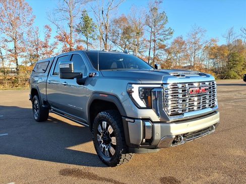 Used 2024 GMC Sierra 2500 Denali w/ Denali Reserve Package image 2