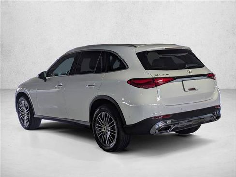 Certified 2026 Mercedes-Benz GLC 300 image 8