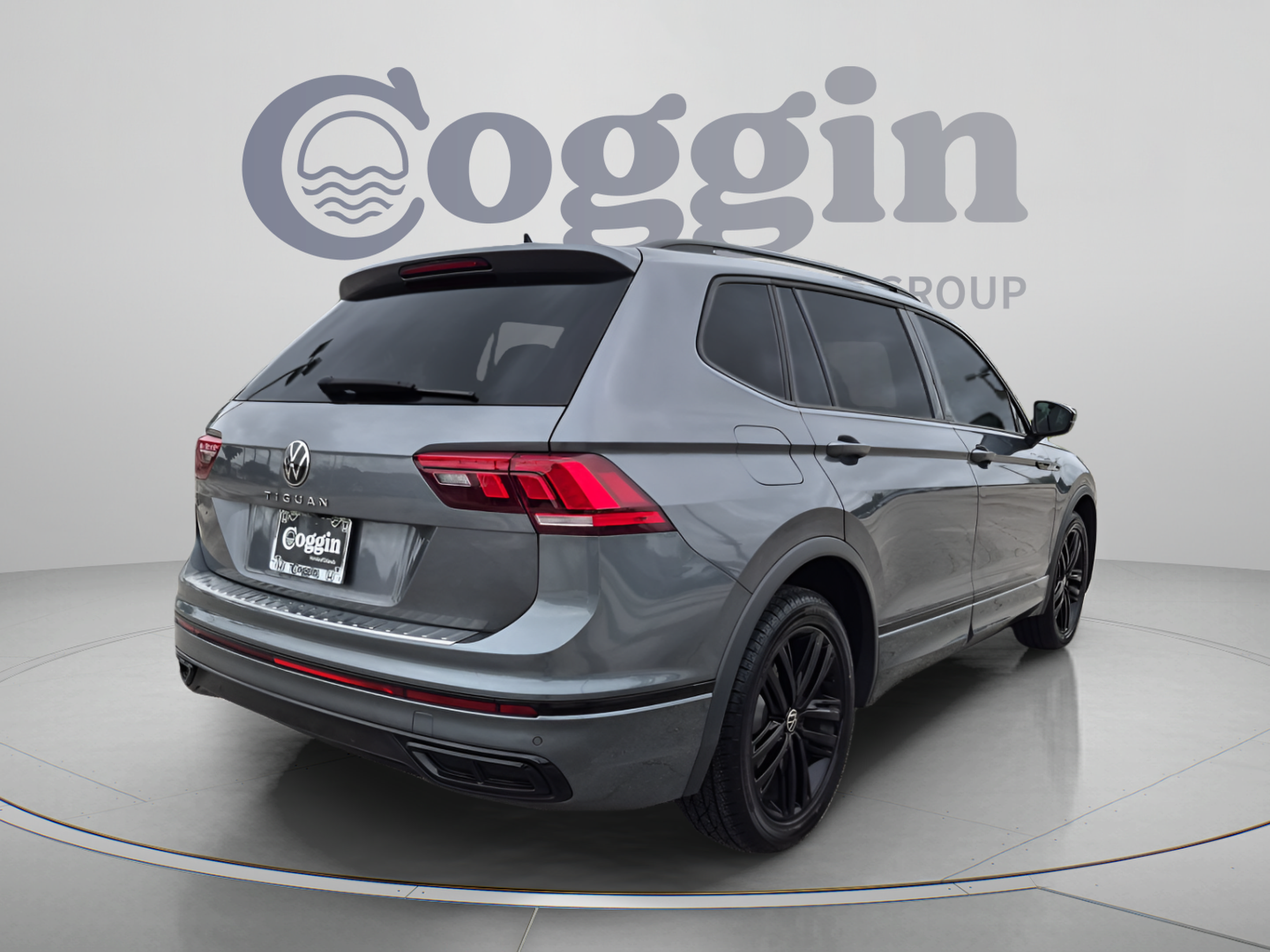 Used 2022 Volkswagen Tiguan SE R-Line FWD image 6