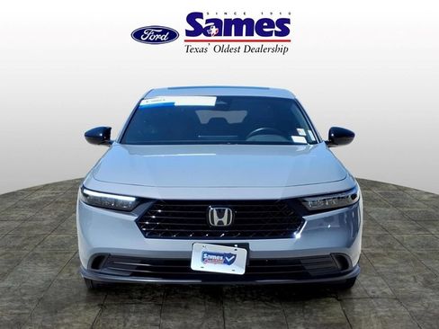 Used 2025 Honda Accord Sport image 2