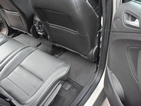 Used 2015 Ford C-MAX Energi SEL w/ Equipment Group 303A FWD image 17