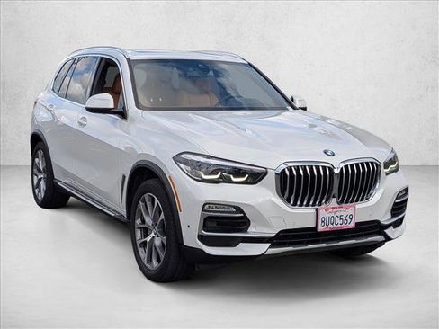 Used 2021 BMW X5 xDrive40i w/ Premium Package image 3