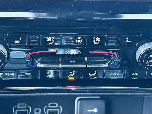 New 2025 Jeep Grand Cherokee L Overland w/ Advanced Protech Group III image 23