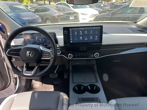 Used 2024 Honda Prologue EX image 17