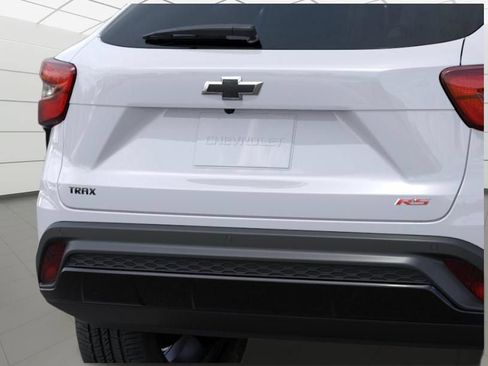 New 2026 Chevrolet Trax RS w/ Sunroof Package FWD image 14