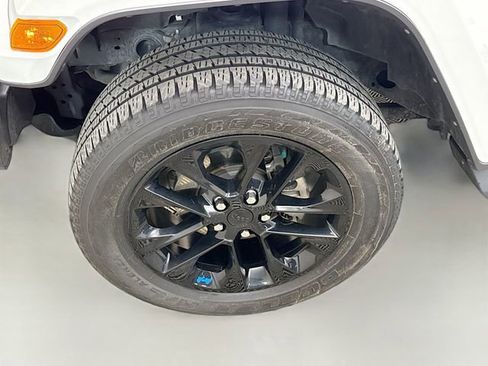 Used 2022 Jeep Wrangler Sahara w/ Cold Weather Group image 33