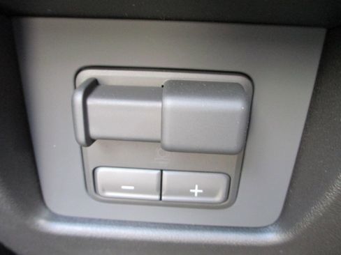 New 2026 GMC Canyon Denali image 16