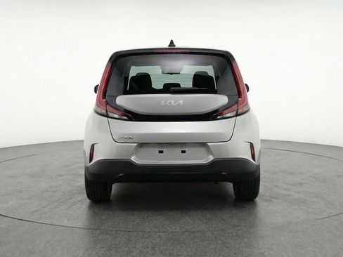 Used 2025 Kia Soul LX w/ LX Technology Package FWD image 7
