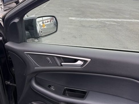 Used 2020 Ford Edge SEL w/ Convenience Package image 19