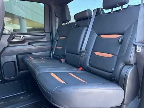 Used 2025 GMC Sierra 2500 AT4 AWD/4WD image 12