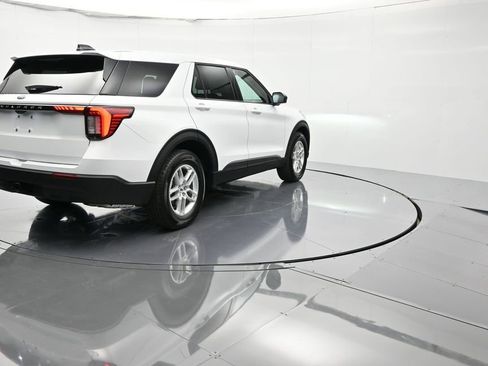 New 2026 Ford Explorer Active image 6
