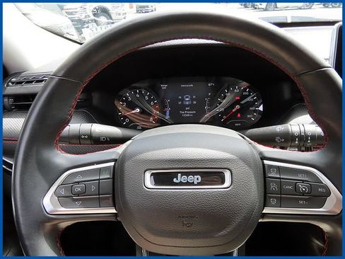 Used 2022 Jeep Compass Trailhawk w/ Trailhawk Convenience Group AWD/4WD image 7