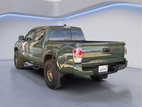 Used 2022 Toyota Tacoma TRD Sport w/ Technology Package RWD image 4