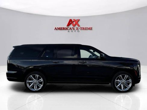 Used 2025 Cadillac Escalade ESV Sport w/ Touring Package AWD/4WD image 7