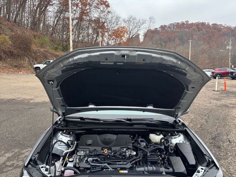 Used 2025 Toyota Camry LE image 31