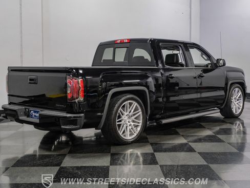 Used 2017 GMC Sierra 1500 Denali w/ Denali Ultimate Package AWD/4WD image 12