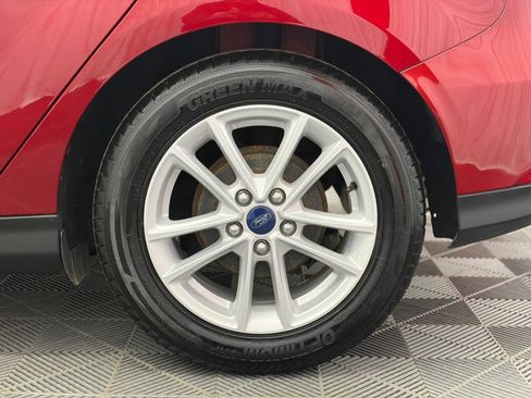 Used 2017 Ford Focus SE w/ Cold Weather Package FWD image 32