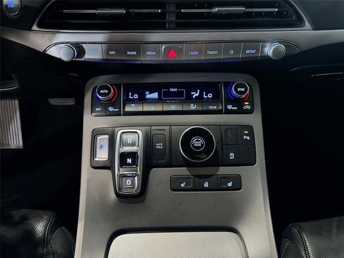 Used 2022 Hyundai Palisade SEL w/ Premium Package FWD image 14