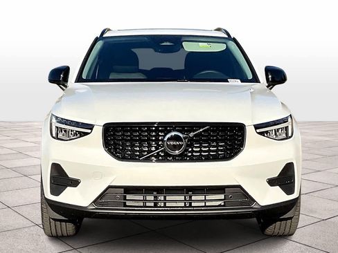 New 2026 Volvo XC40 B5 Core w/ Climate Package image 5