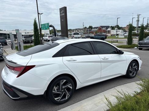 Certified 2025 Hyundai Elantra Sport FWD image 16