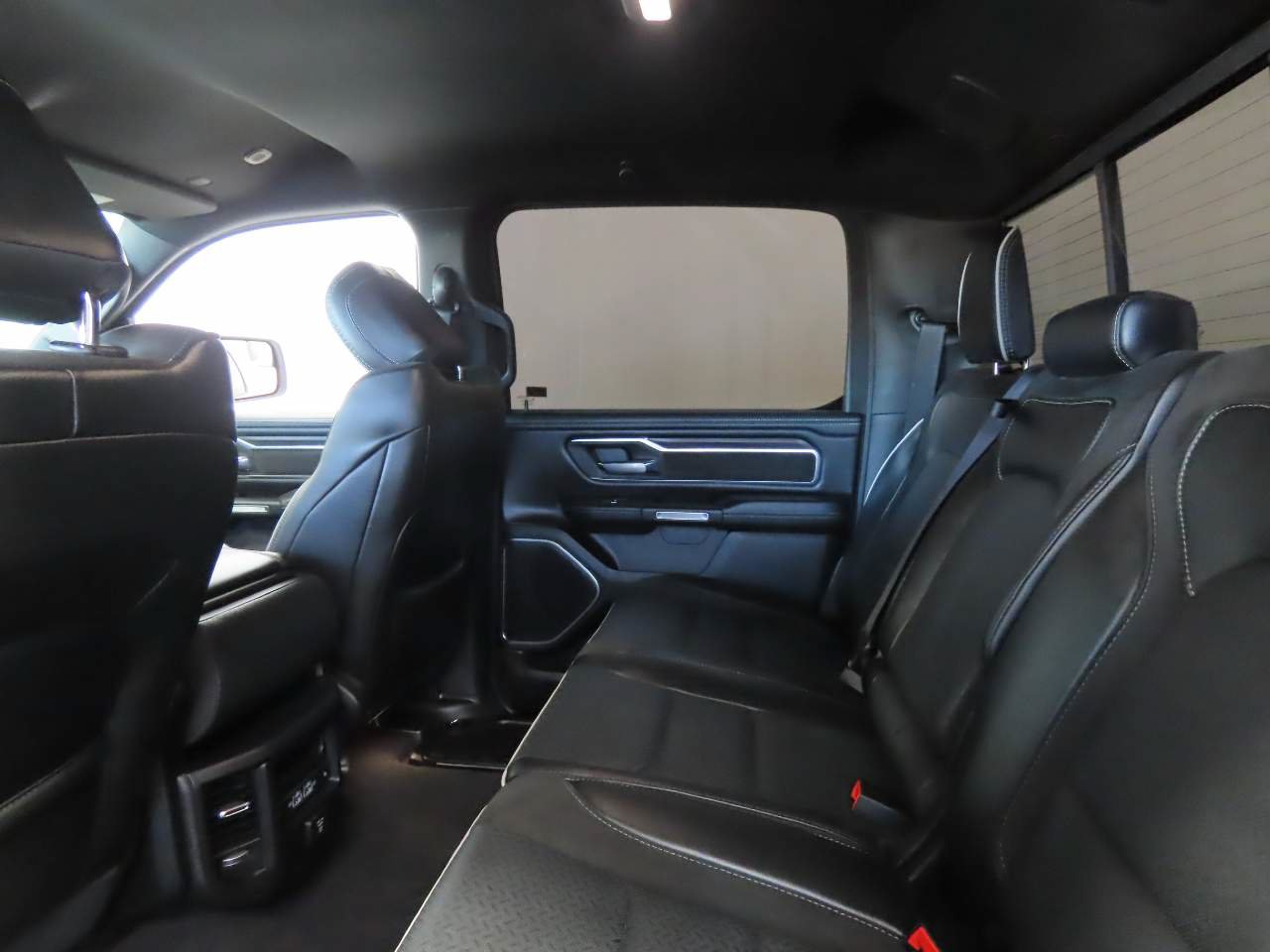 Used 2025 RAM 1500 Laramie AWD/4WD image 18