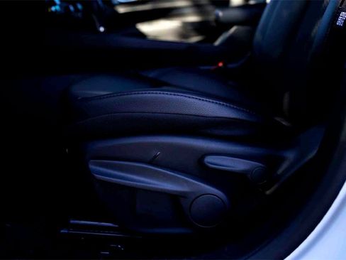 New 2026 Jeep Compass Latitude image 11