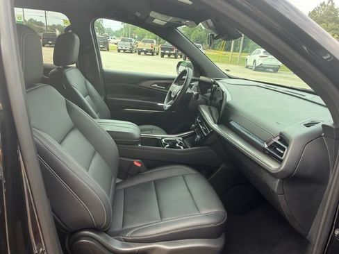 Used 2026 Chevrolet Traverse LT FWD image 19
