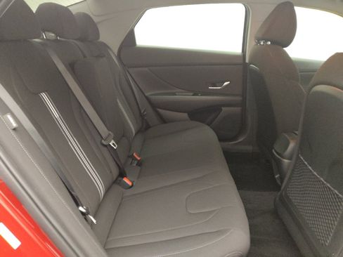 Used 2025 Hyundai Elantra SEL FWD image 19