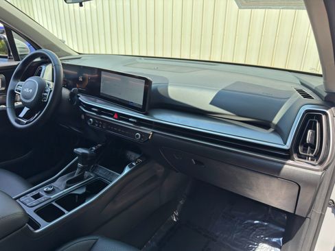 Used 2025 Kia Sorento S w/ Panoramic Sunroof Package FWD image 14