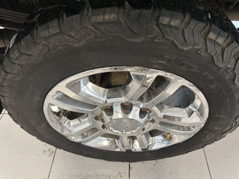 Used 2018 Chevrolet Silverado 2500 High Country image 19