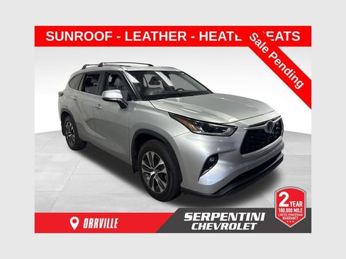 Used 2021 Toyota Highlander XLE AWD/4WD image 1