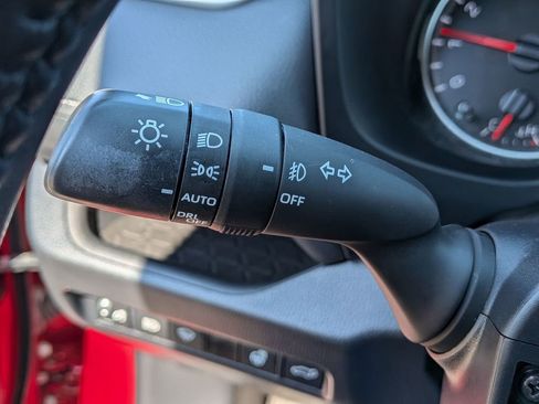 Used 2022 Toyota RAV4 XLE Premium AWD/4WD image 19