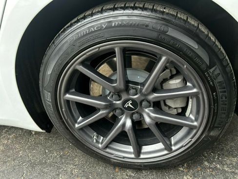 Used 2020 Tesla Model 3 image 32