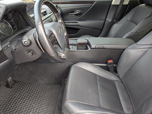 Used 2019 Lexus ES 300h w/ Premium Package image 15