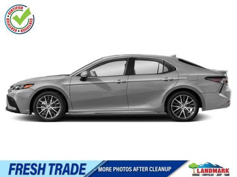 Used 2024 Toyota Camry SE FWD image 1