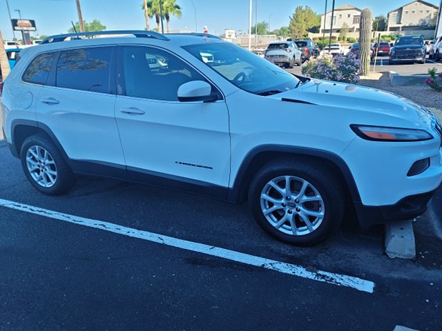 Used 2018 Jeep Cherokee Latitude FWD image 6