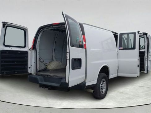 Used 2019 Chevrolet Express 3500 Extended w/ Driver Convenience Package RWD image 13