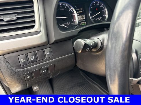Used 2017 Toyota Highlander Limited image 21