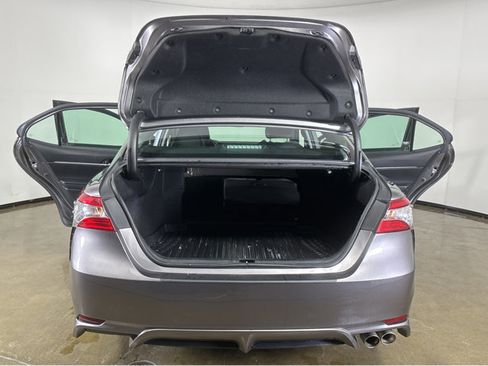 Used 2018 Toyota Camry SE image 20