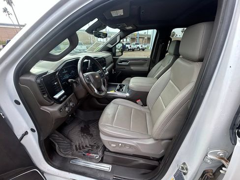 Used 2024 Chevrolet Silverado 2500 LTZ w/ LTZ Premium Package AWD/4WD image 12