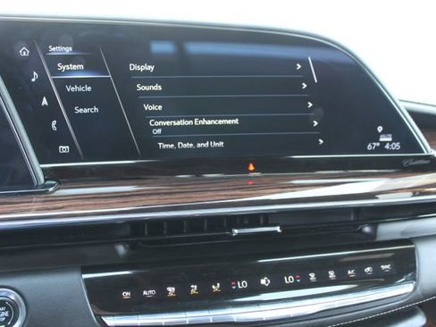Used 2023 Cadillac Escalade Premium Luxury AWD/4WD image 28