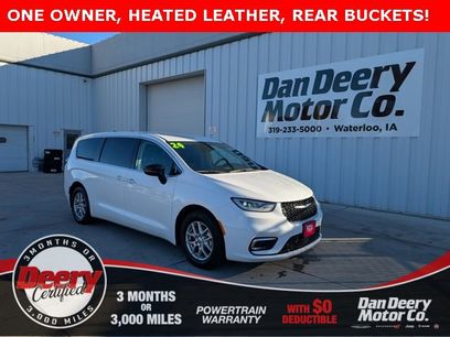 Used 2024 Chrysler Pacifica Touring-L