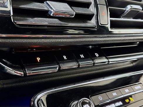 Used 2024 Lincoln Navigator Premiere image 19