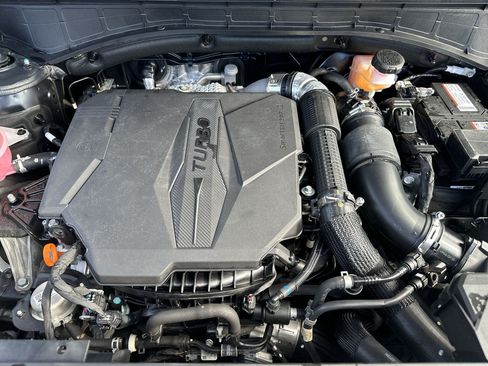 Used 2025 Hyundai Santa Fe SEL FWD image 17