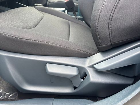 New 2025 Ford Maverick XL FWD image 18