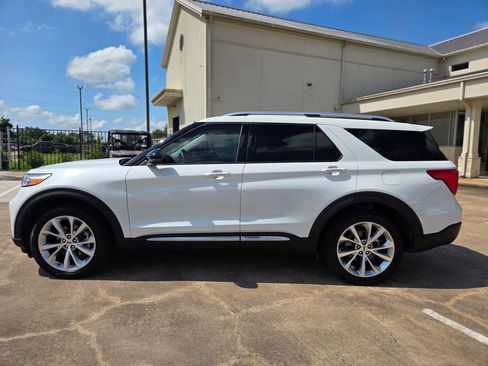 Used 2023 Ford Explorer Platinum w/ Technology Package AWD/4WD image 8