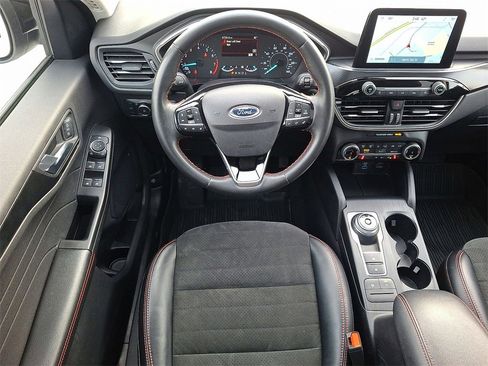 Certified 2022 Ford Escape SEL w/ SEL Stealth AWD Package image 21