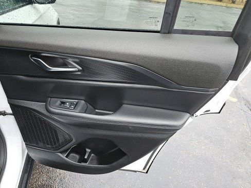 Used 2024 Jeep Grand Cherokee Altitude image 17